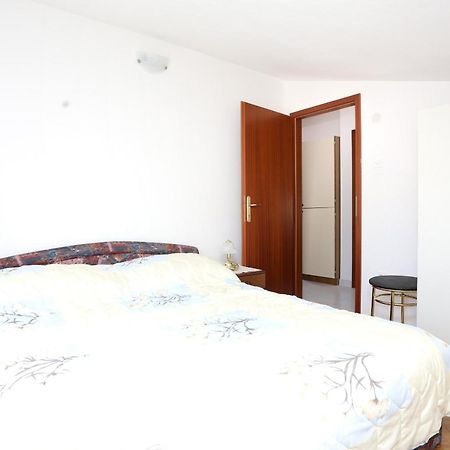 Family Friendly Seaside Apartments Razanj, Rogoznica - 10373 Pokój zdjęcie